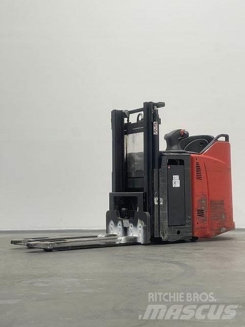 Linde D12HPSP 行走控制式堆積機