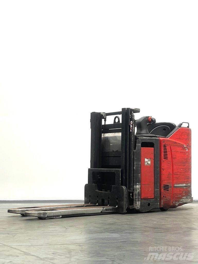Linde D12HPSP-133 行走控制式堆積機