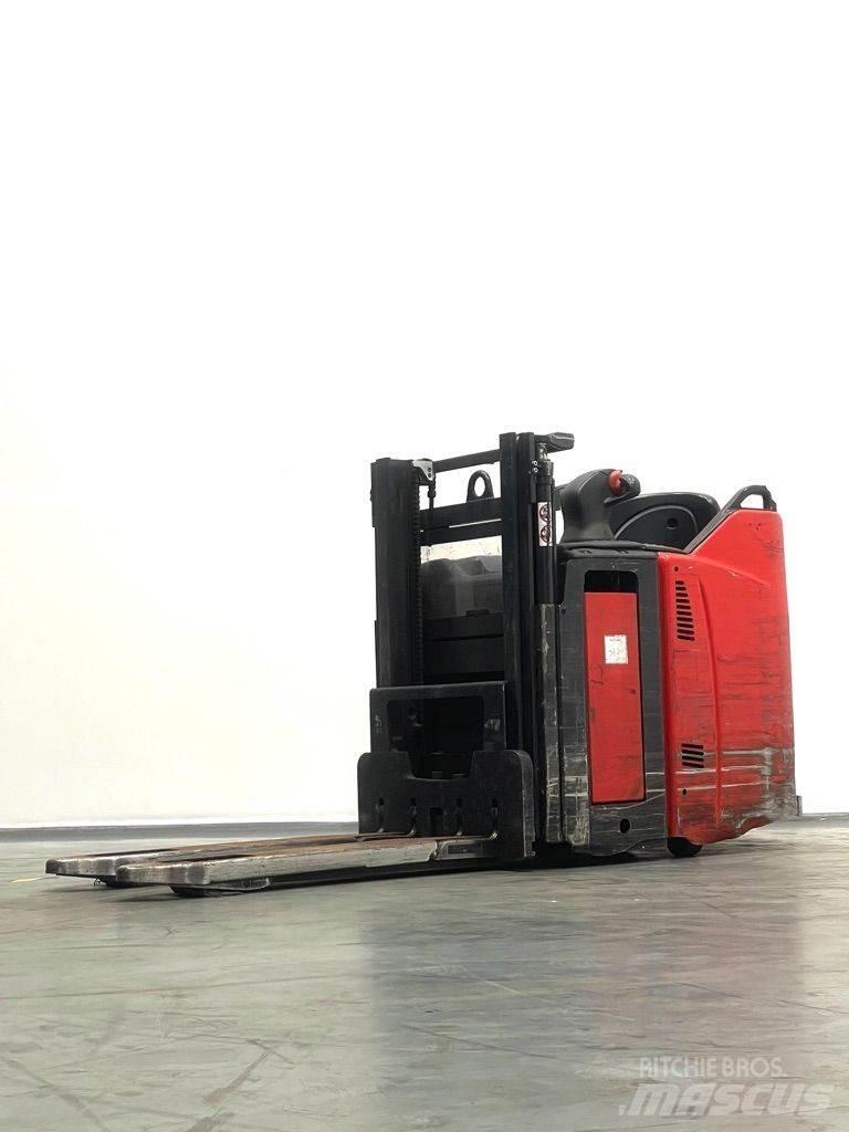 Linde D12HPSP-133 行走控制式堆積機
