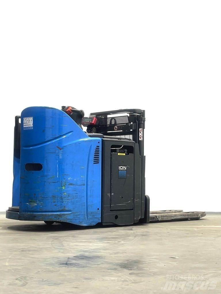 Linde D12HPSP-133 行走控制式堆積機