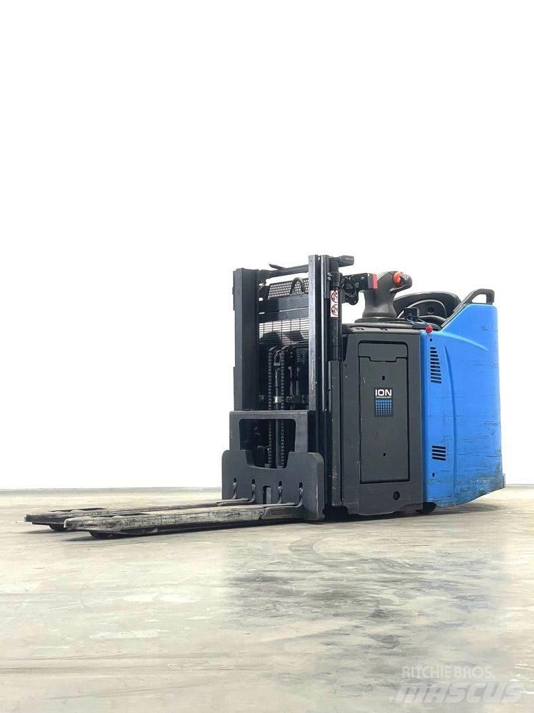 Linde D12HPSP-133 行走控制式堆積機