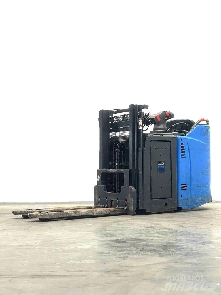 Linde D12HPSP-133 行走控制式堆積機
