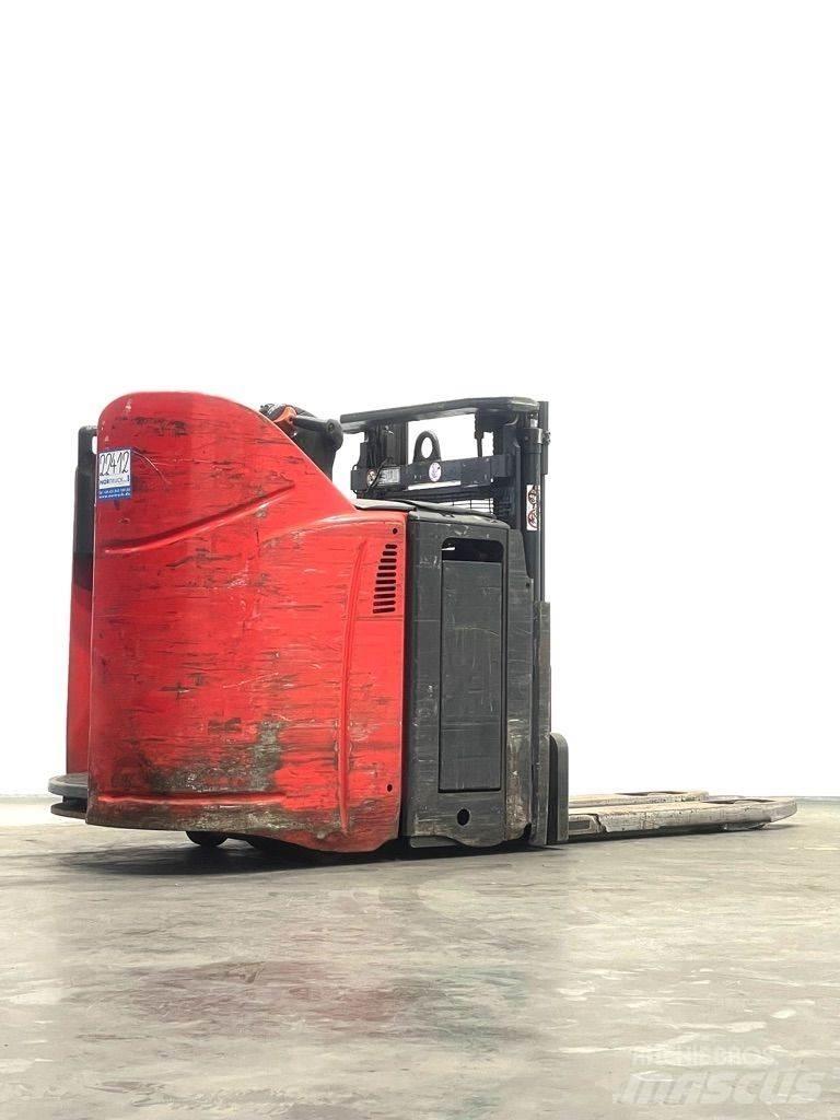 Linde D12HPSP-133 行走控制式堆積機