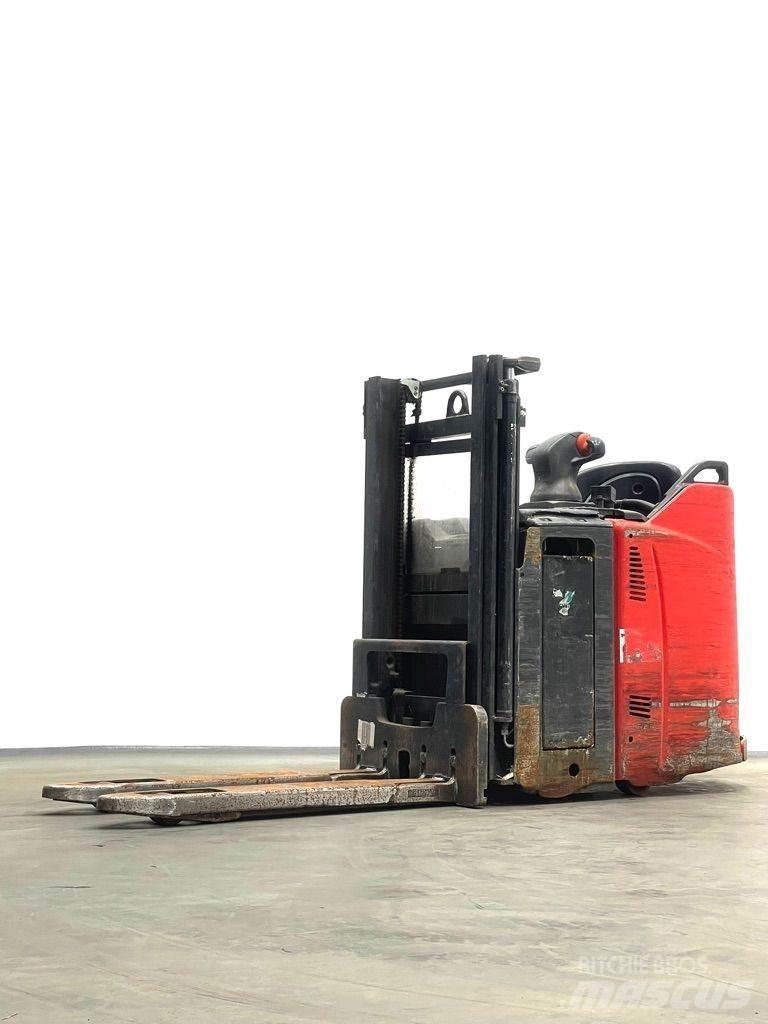 Linde D12HPSP-133 行走控制式堆積機