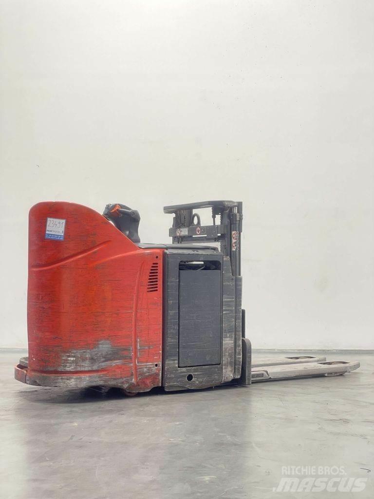 Linde D12HPSP-133 行走控制式堆積機