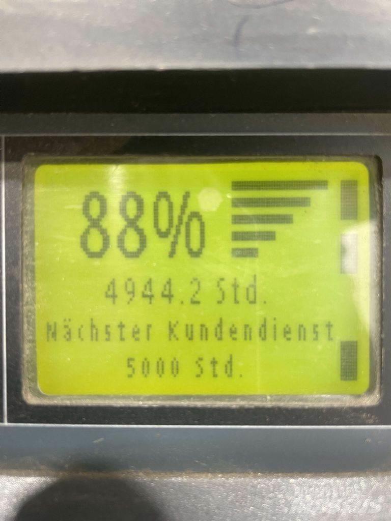 Linde D12HPSP-133 行走控制式堆積機