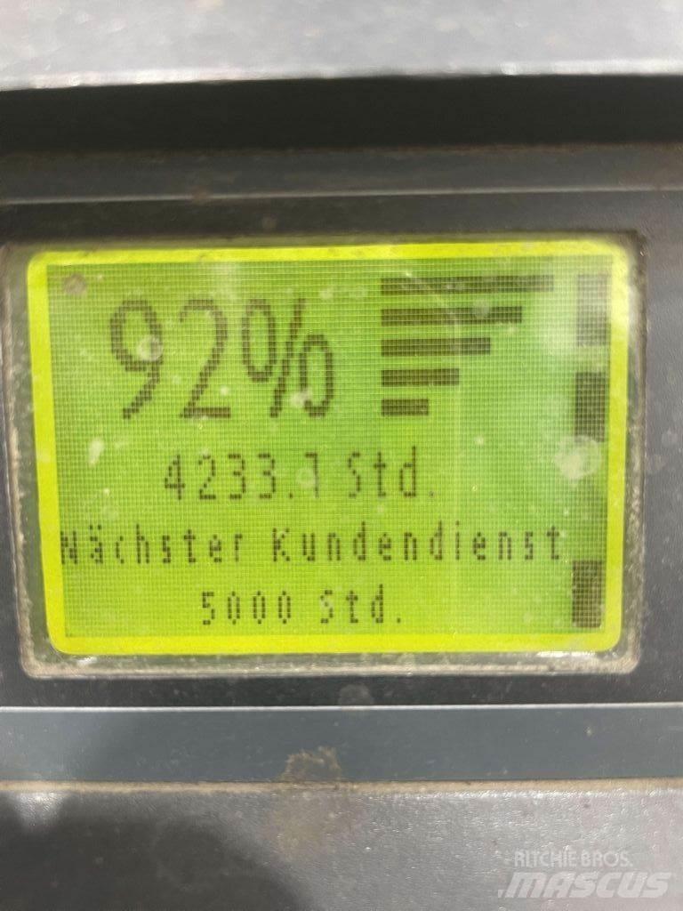 Linde D12HPSP-133 行走控制式堆積機