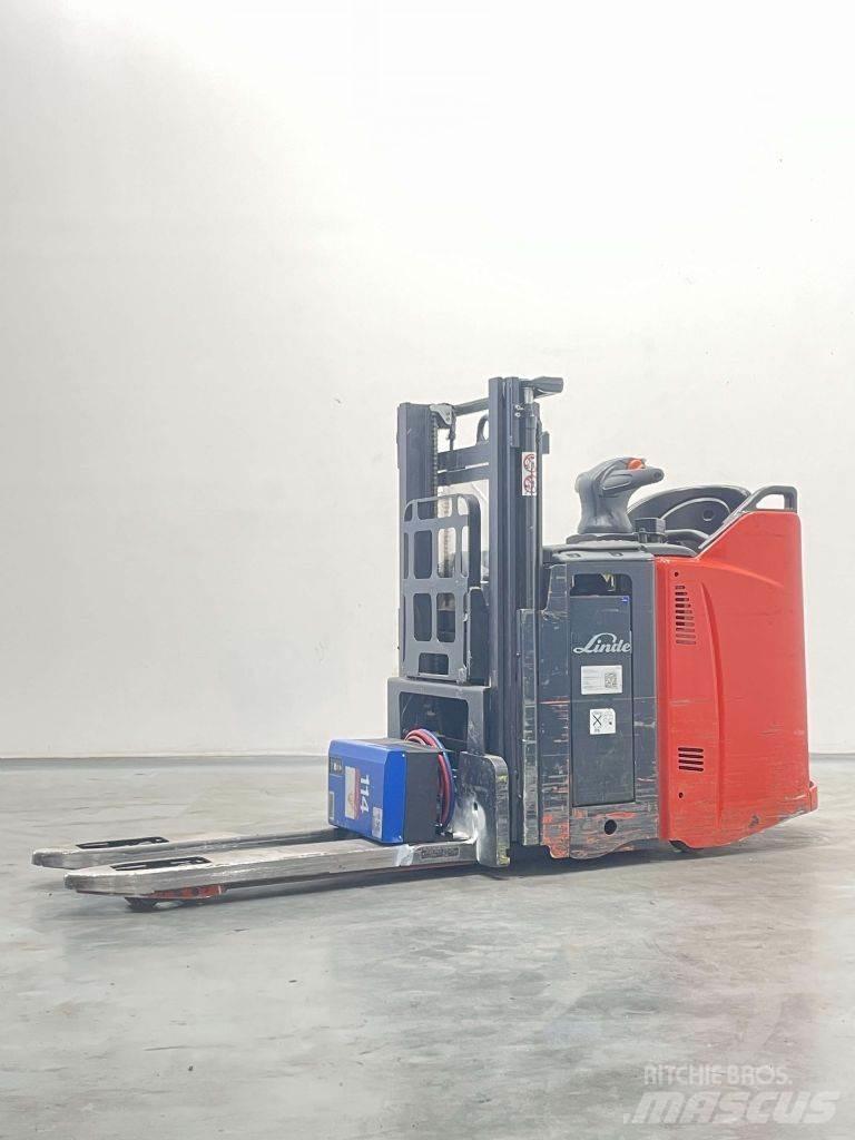 Linde D12SPHP-133 行走控制式堆積機