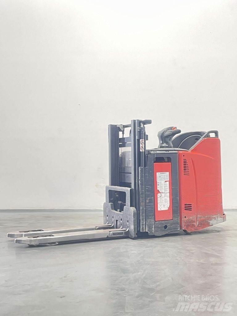 Linde D12SPHP-133 行走控制式堆積機