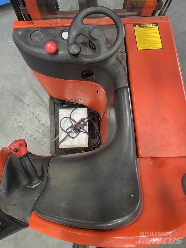 Linde E10-334 自走式堆積機