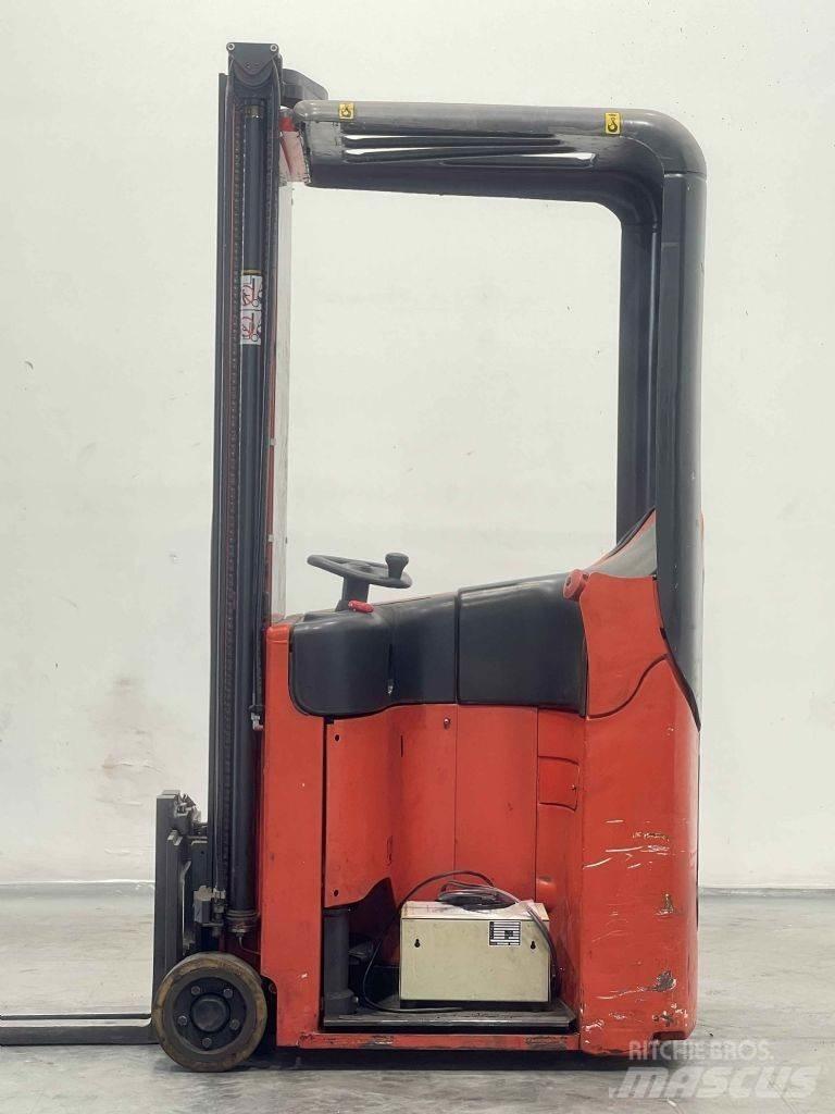 Linde E10-334 自走式堆積機