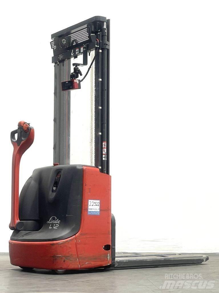 Linde L12 行走控制式堆積機