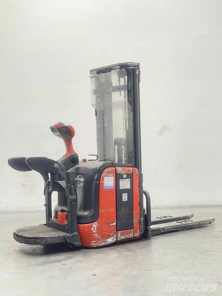 Linde L14AP-372 行走控制式堆積機