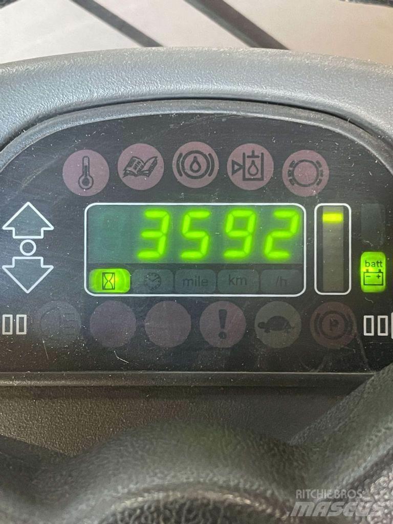 Linde P250-127 牽引車