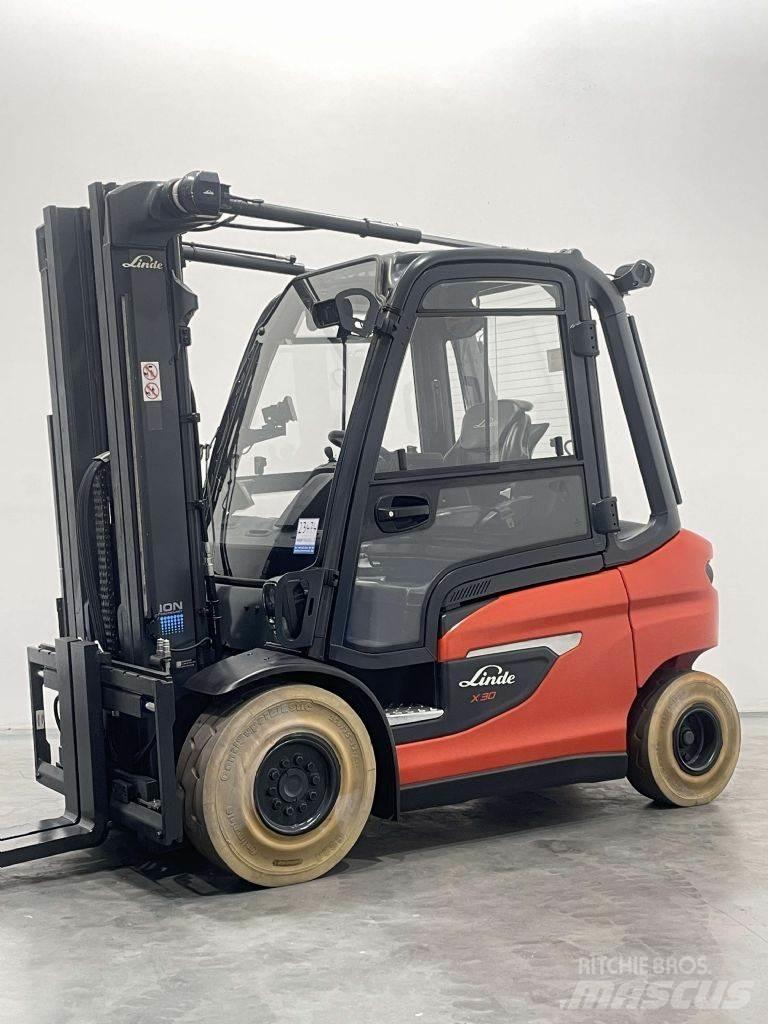 Linde X30-1252-Li-Ion 電動堆高機