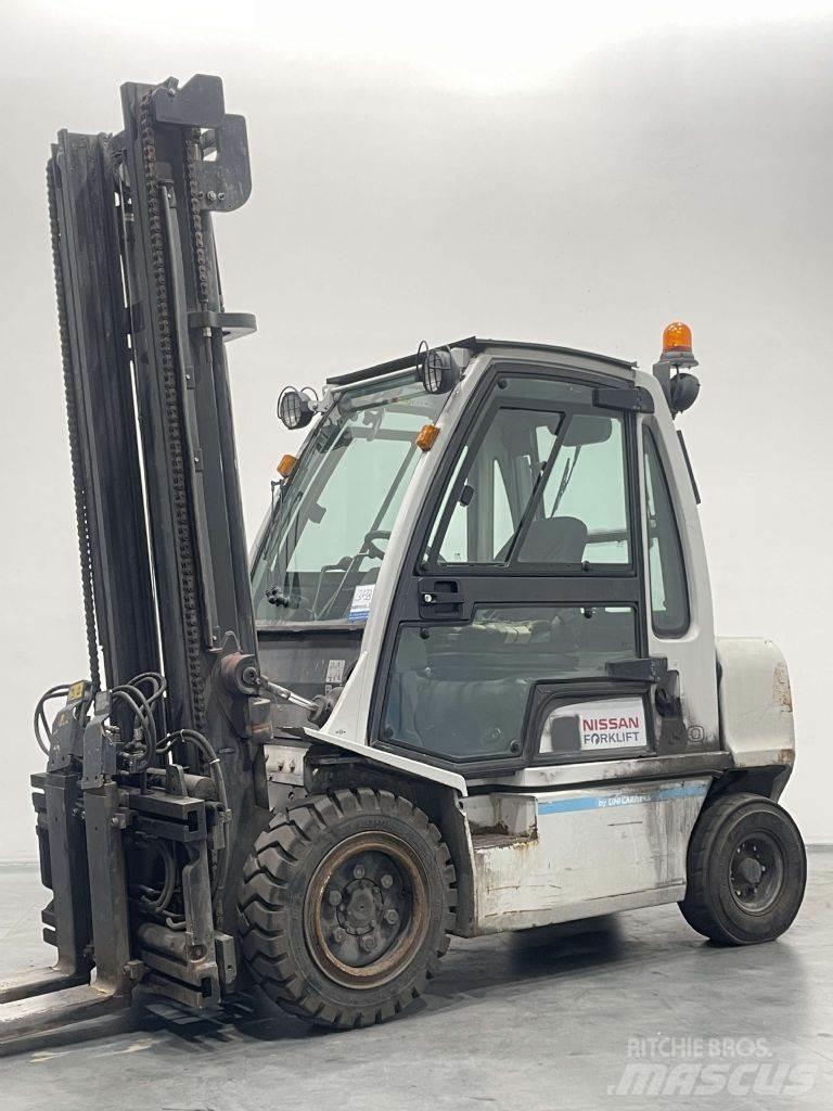 Nissan YG1D2A300 柴油卡車