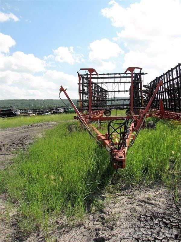 Bourgault 6000 耙車