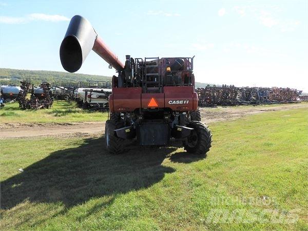 Case IH 8230 聯合收穫機