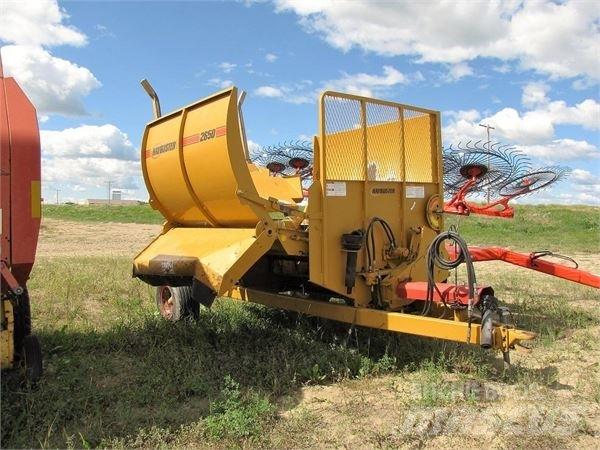 Haybuster 2650 草捆撕碎機、切割機、拆袋機