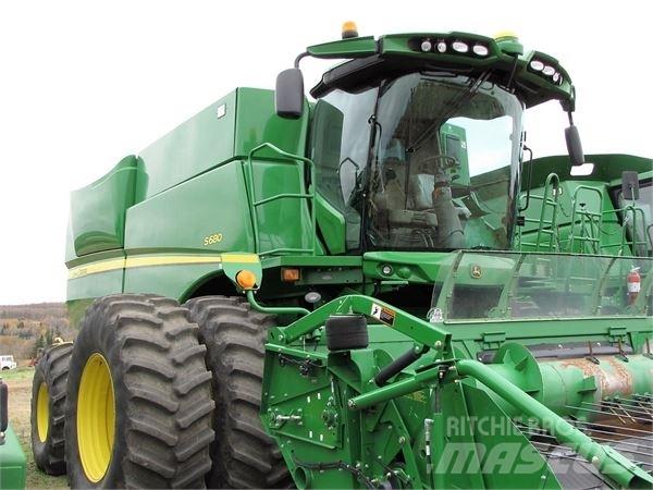 John Deere S680 聯合收穫機