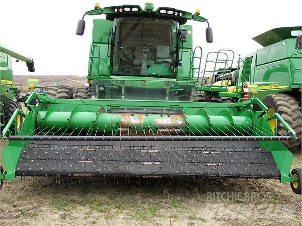 John Deere S680 聯合收穫機