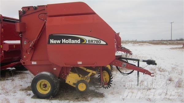 New Holland BR780 圓型牧草打包機