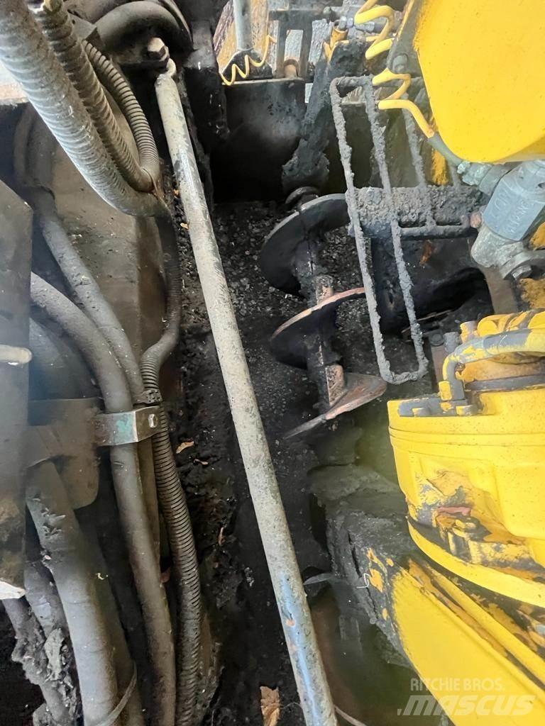 CAT AP600 Paver 瀝青攤舖機/鋪路機
