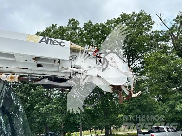 Altec DM47BTR 卡車裝載高空作業車