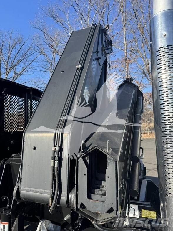 Hiab 300-6 木材起重機