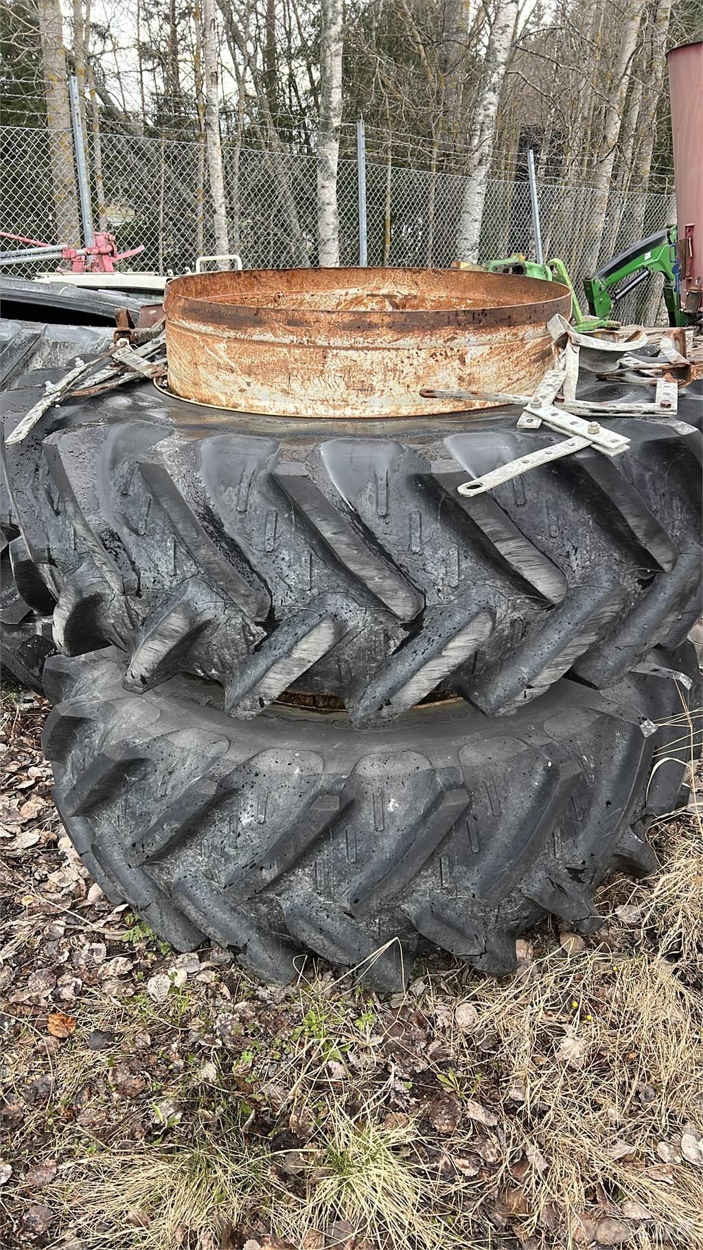  20.8R 38 輪胎、車輪和輪圈