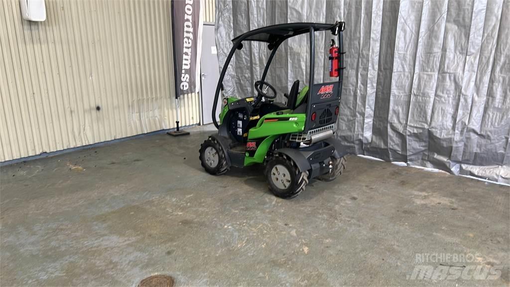 Avant 225 滑移轉向裝載機