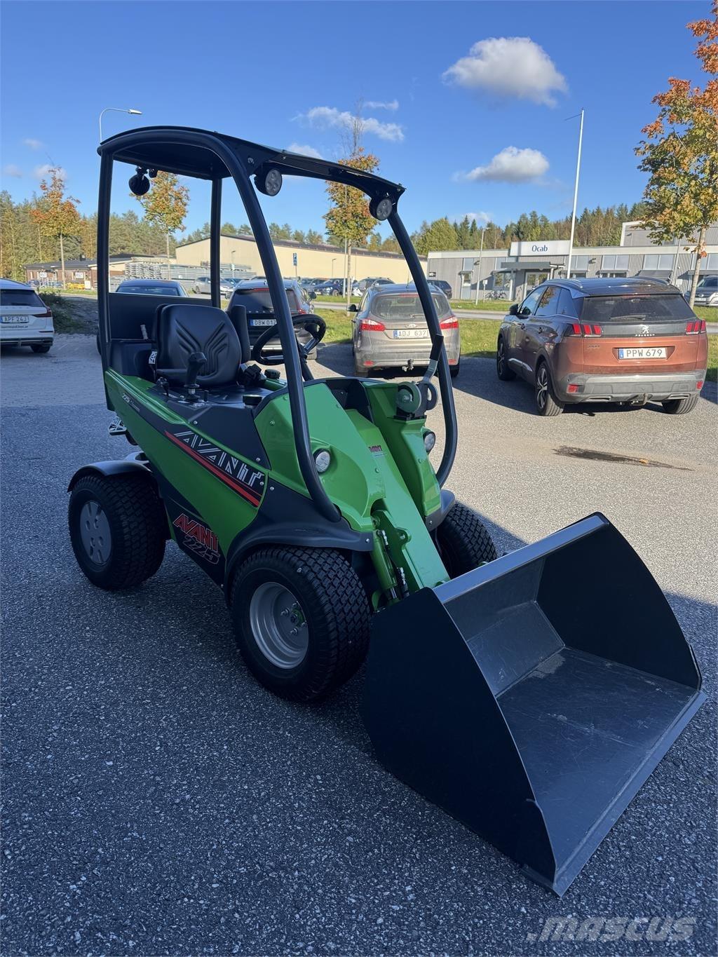 Avant 225 med skopa 滑移轉向裝載機