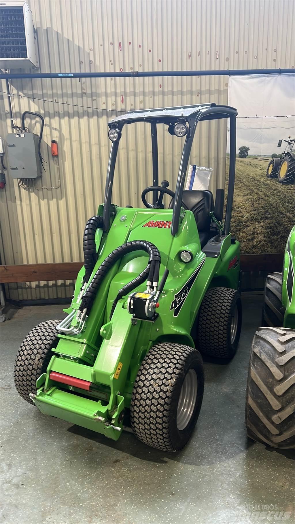 Avant 423 滑移轉向裝載機
