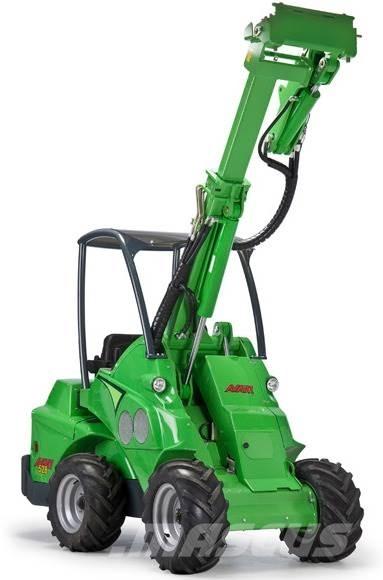 Avant 528 滑移轉向裝載機