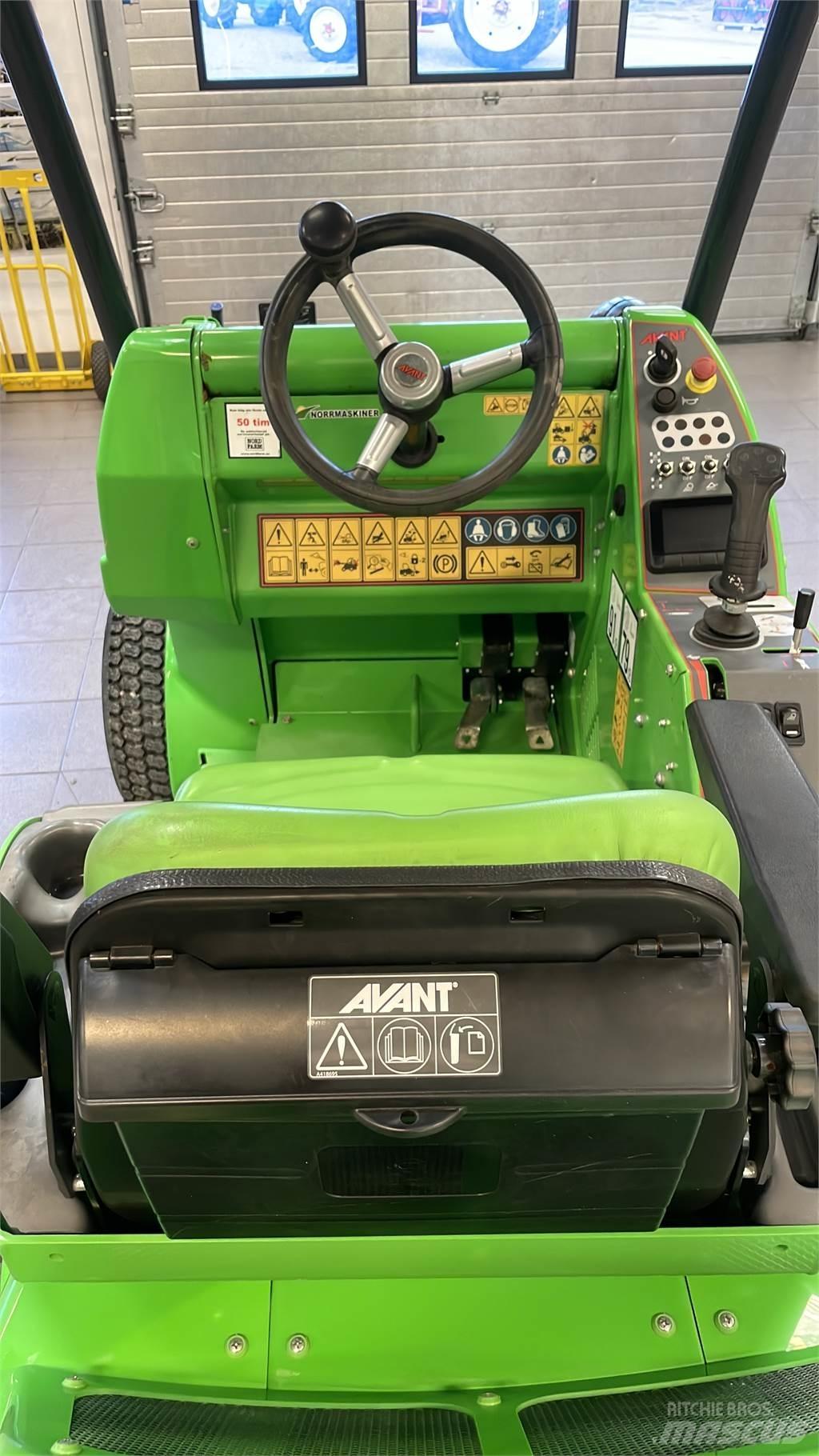 Avant E5 Kompaktlastare 滑移轉向裝載機