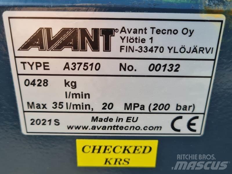 Avant Grävaggregat 260 滑移轉向裝載機