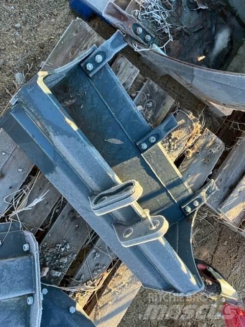 Avant Grävskopa tandad 滑移轉向裝載機