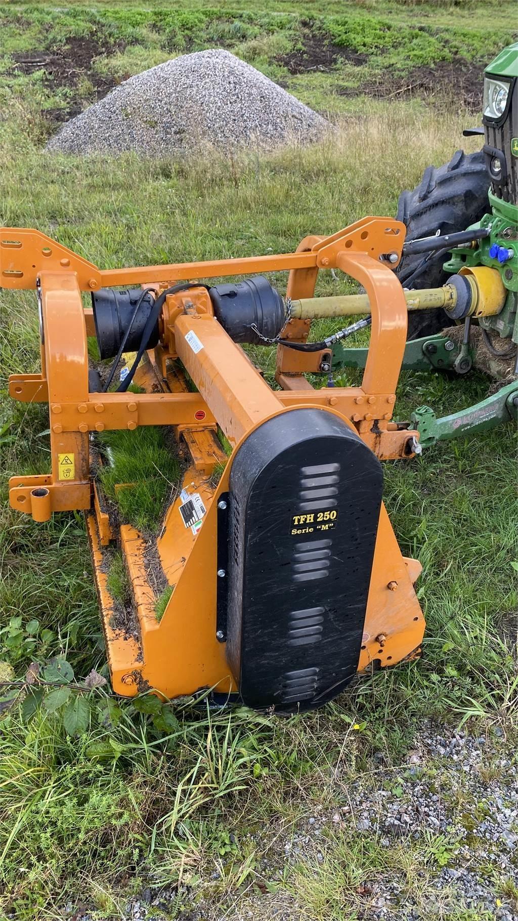 Berti TFH 250 BETESPUTS 莖葉去葉機