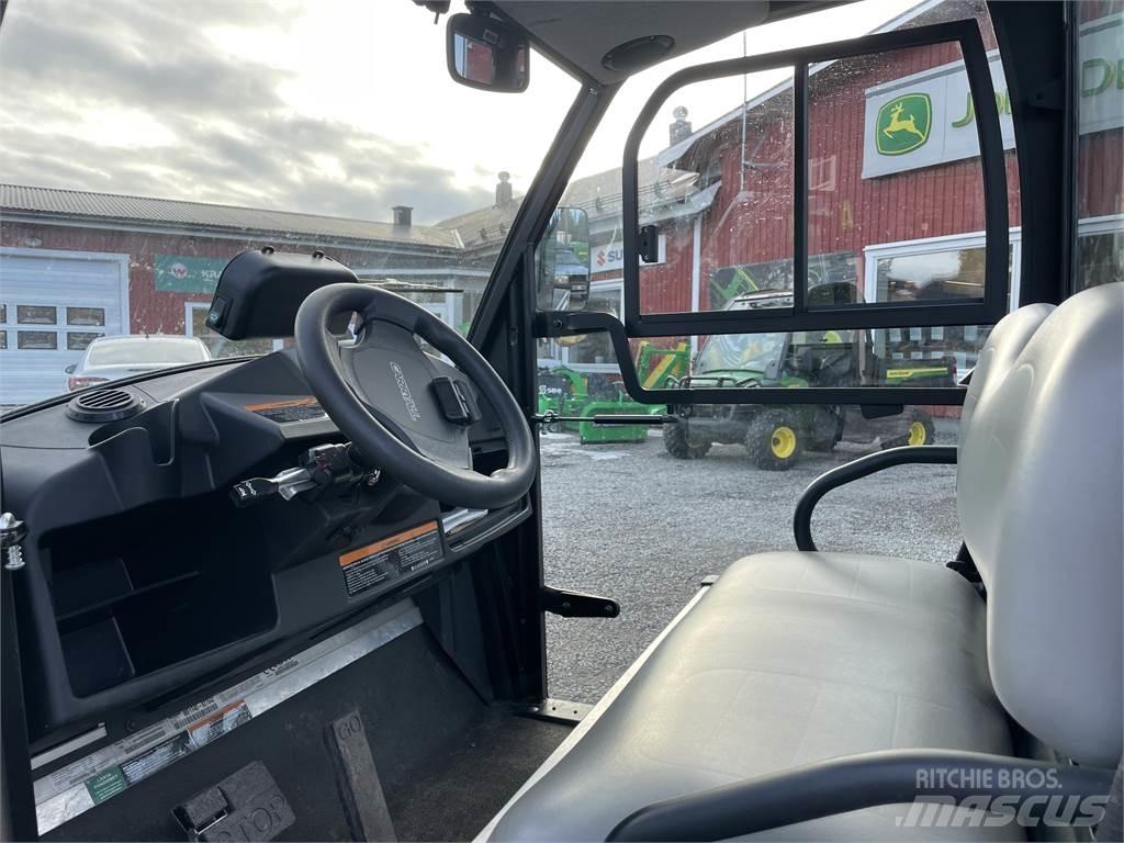 Club Car CaryAll 500 騎乘式割草機