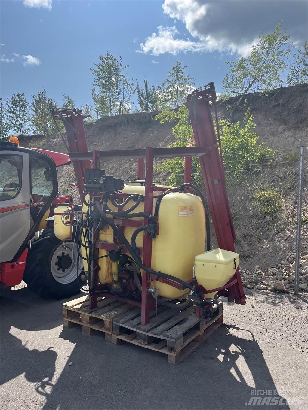 Hardi TLY 1000 牽引式噴霧機
