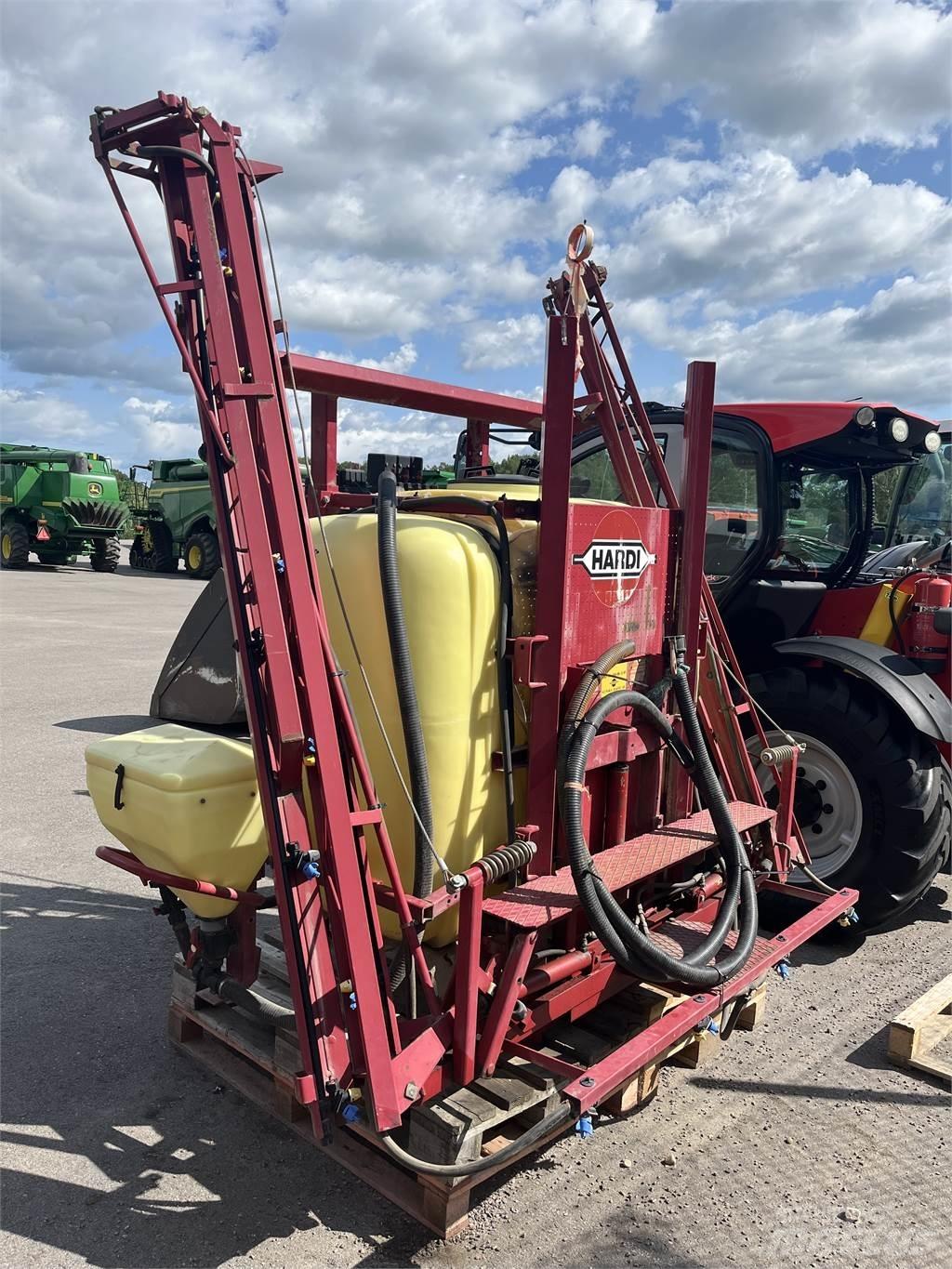 Hardi TLY 1000 牽引式噴霧機