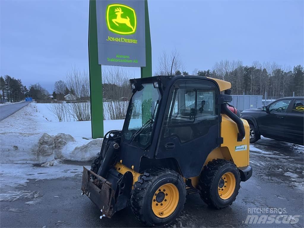 JCB 330 SKID STEER 全地形車