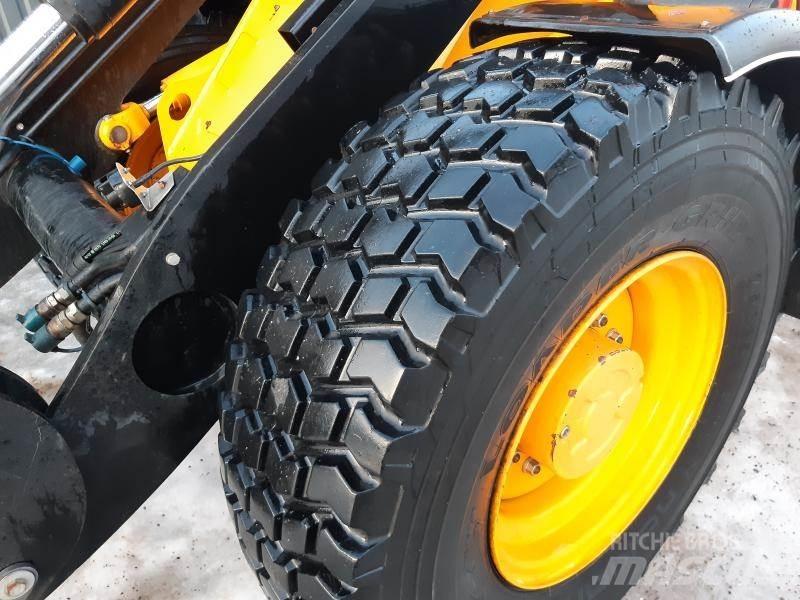 JCB 411 HT STORA BM 輪胎式裝載機