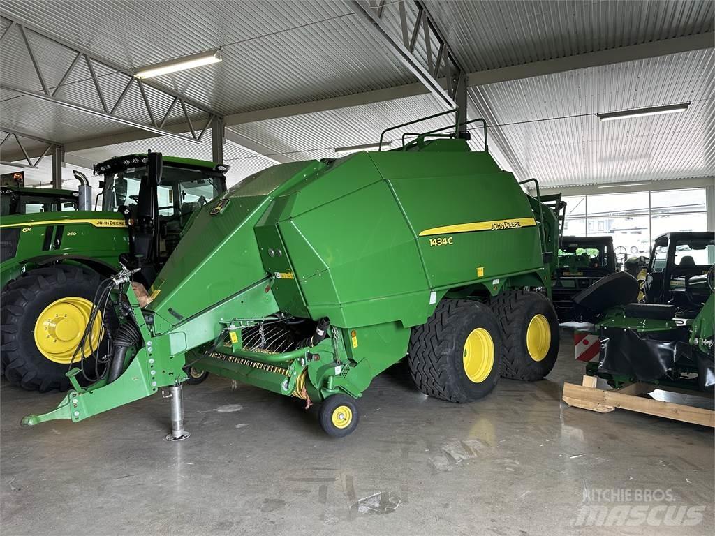 John Deere 1434 圓型牧草打包機