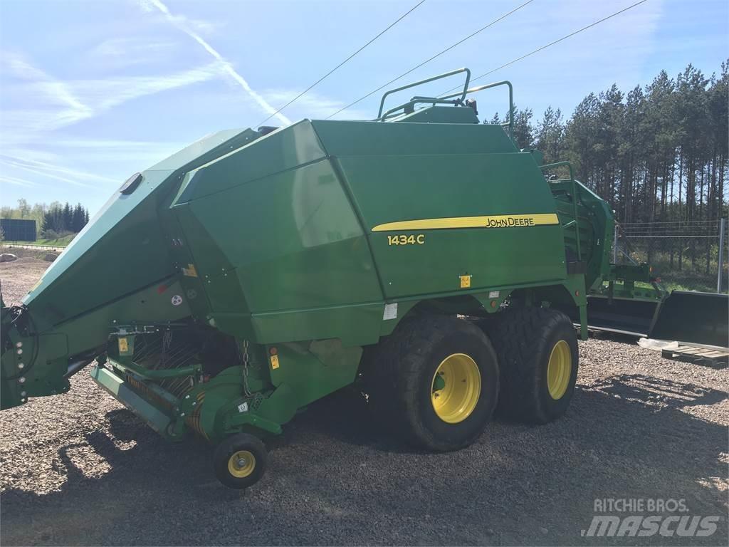 John Deere 1434 圓型牧草打包機
