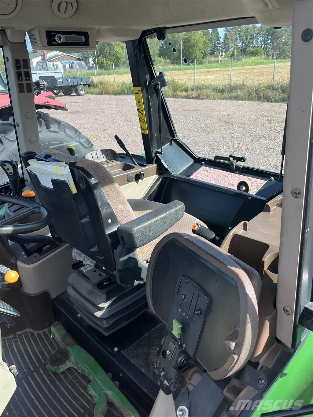 John Deere 5620 曳引機