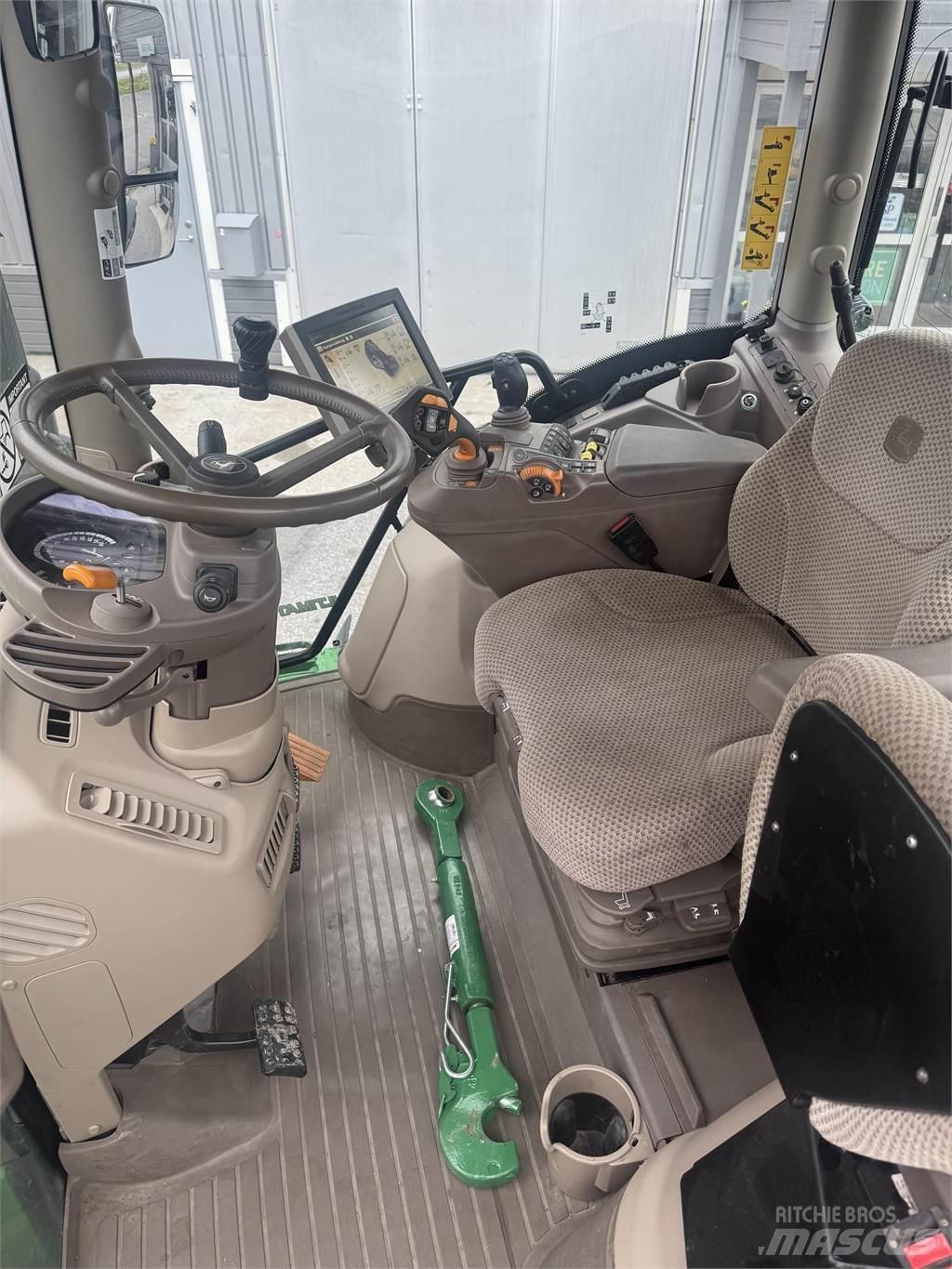 John Deere 6130R 曳引機