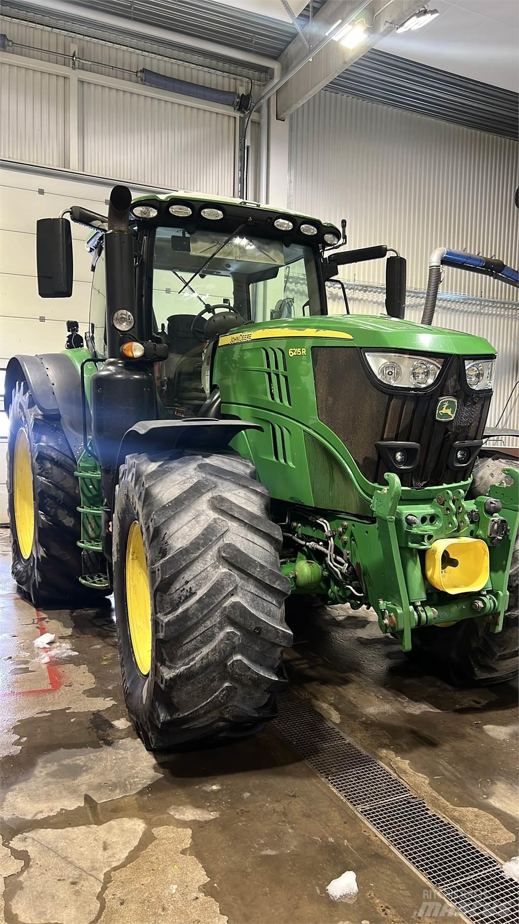 John Deere 6215R 曳引機