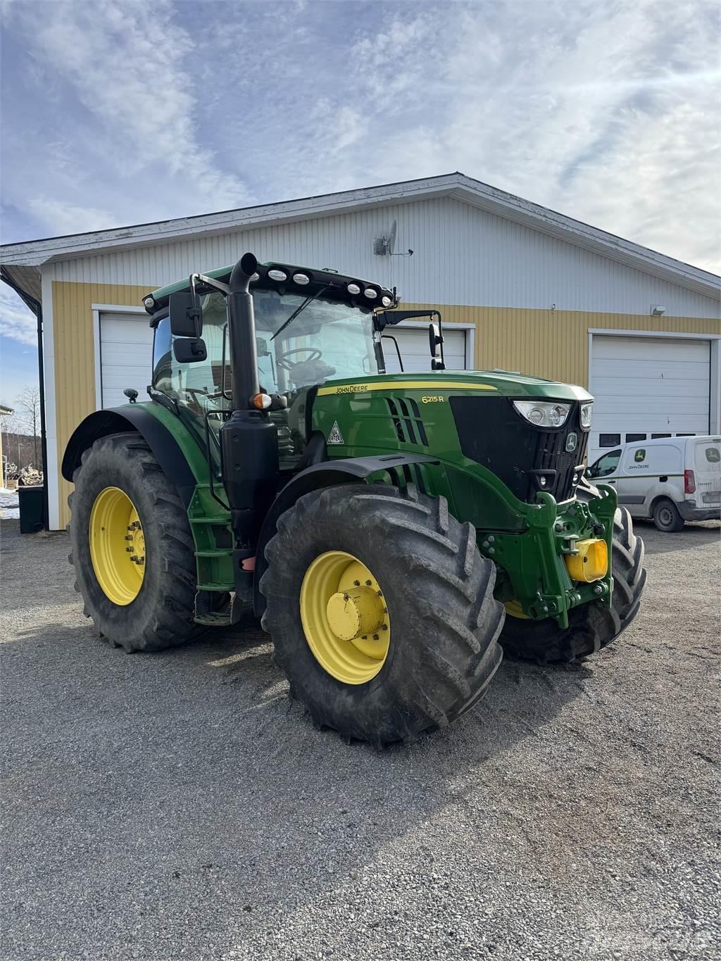 John Deere 6215R 曳引機