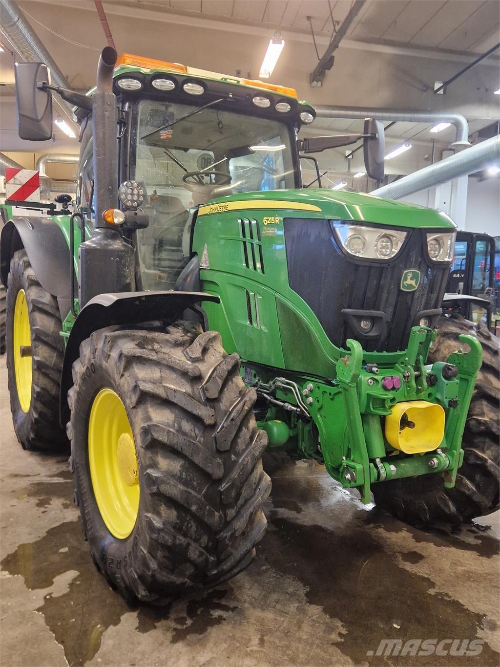 John Deere 6215R 曳引機